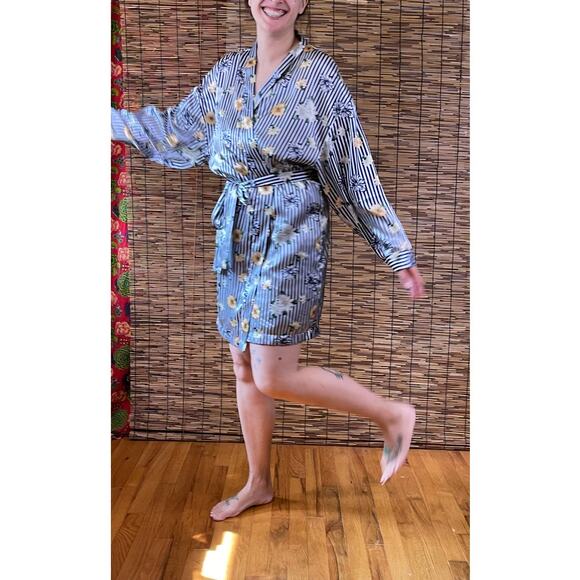 Floral and Stripes Satin Wrap Easy Care Lightweight Robe size M - Picture 6 of 8